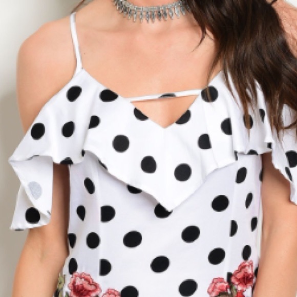 White coldshoulder w/Black polka dots & rose patch - Picture 2 of 7